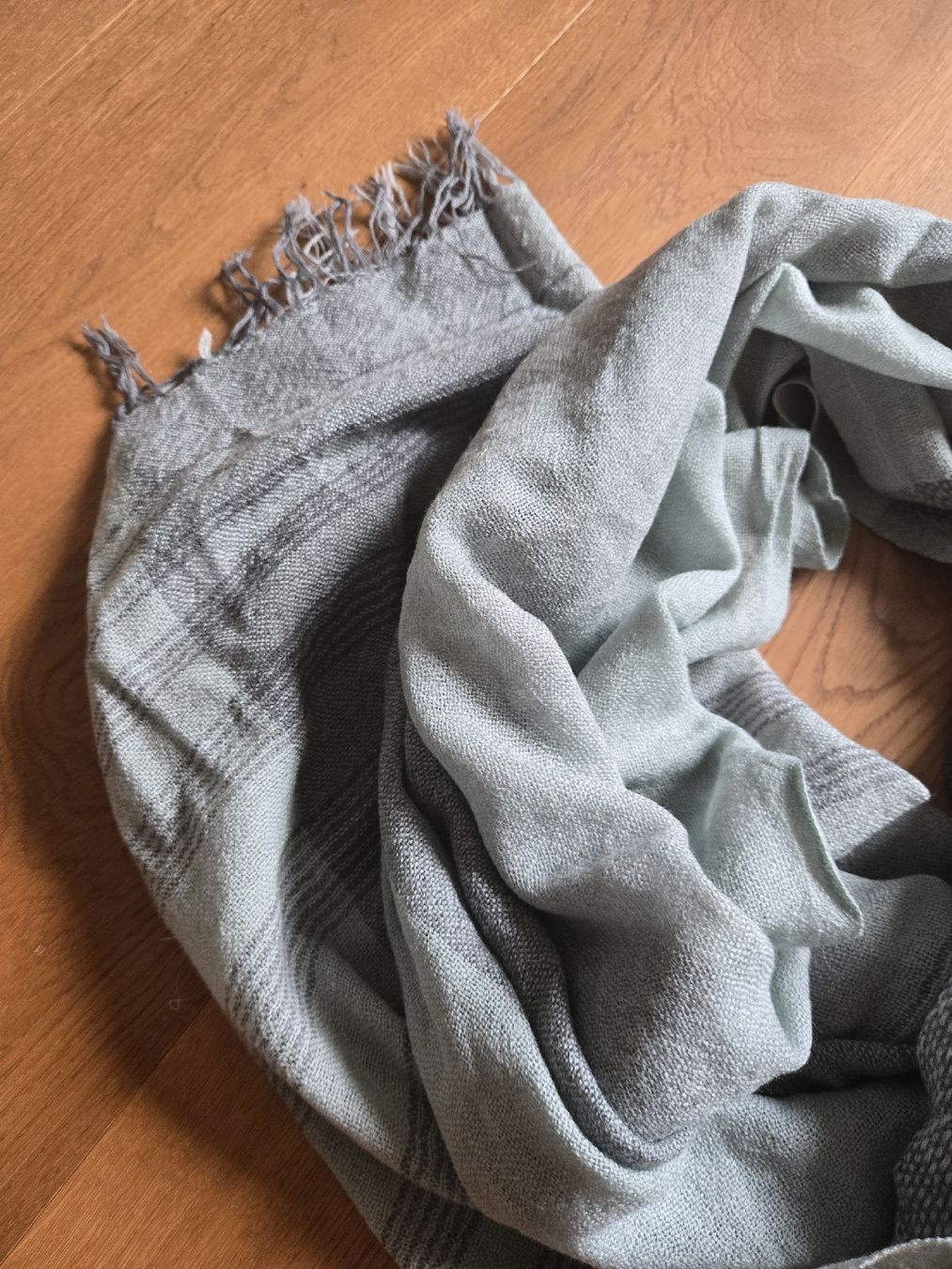 Luisa Cerano Foulard & Sciarpe: Schöner Schal von Luisa Cerano – Nuovo e nell'imballaggio originale da Unterterzen venduto da elebo 1