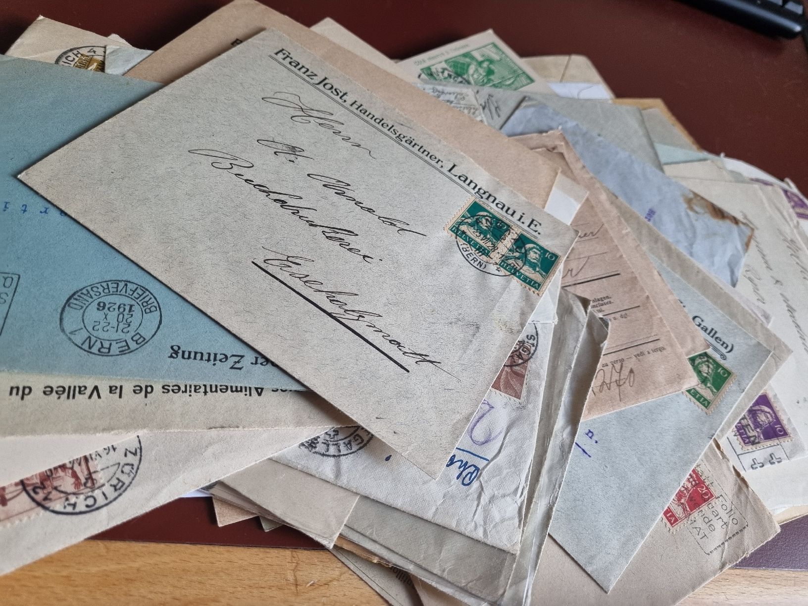 Tous les timbres: SAMMLUNG - GANZSACHEN - ÜBER 60.WERTE - AB 1.- – D'occasion à Heimenschwand par rog_p7h9