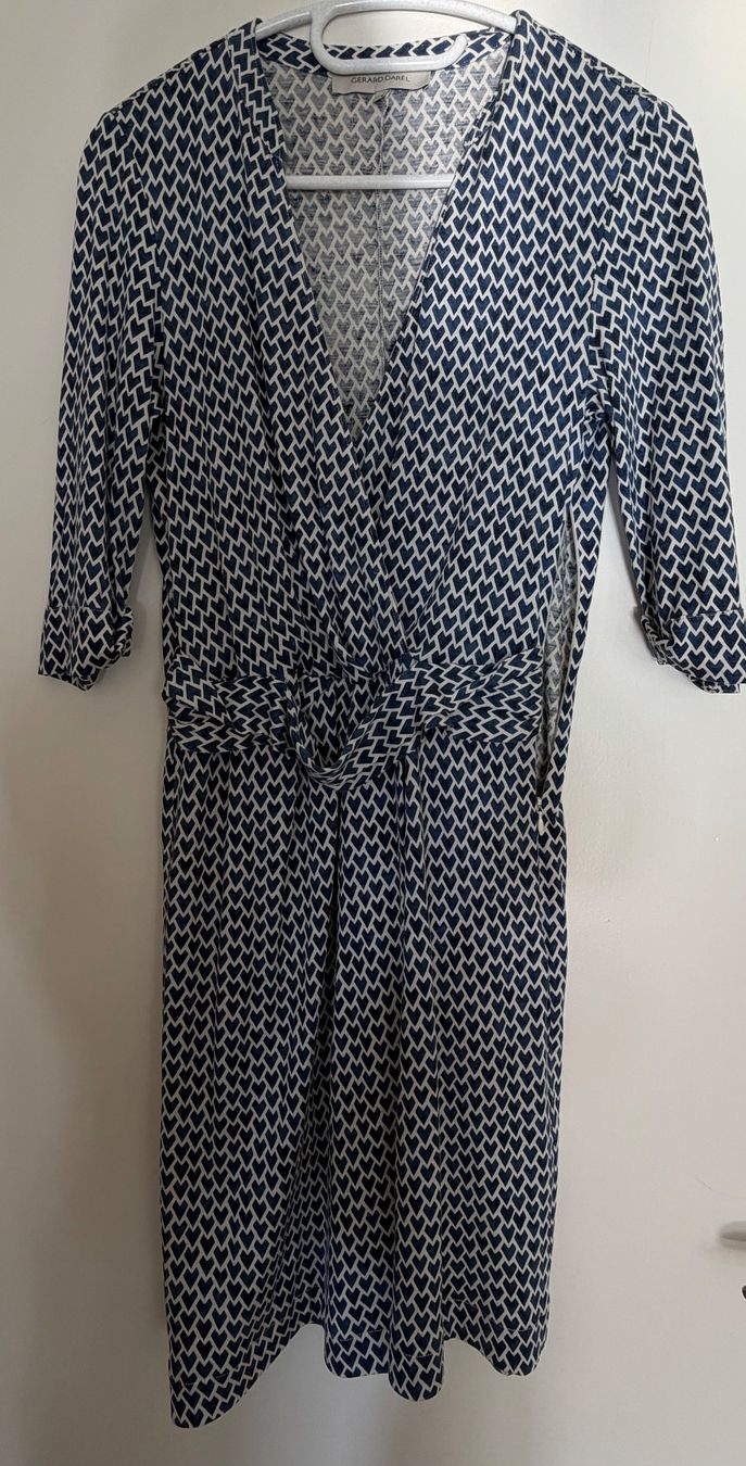 Gérard Darel Robes: Gerard Darel Kleid Grösse 38 – D'occasion à Luzern par Lampion
