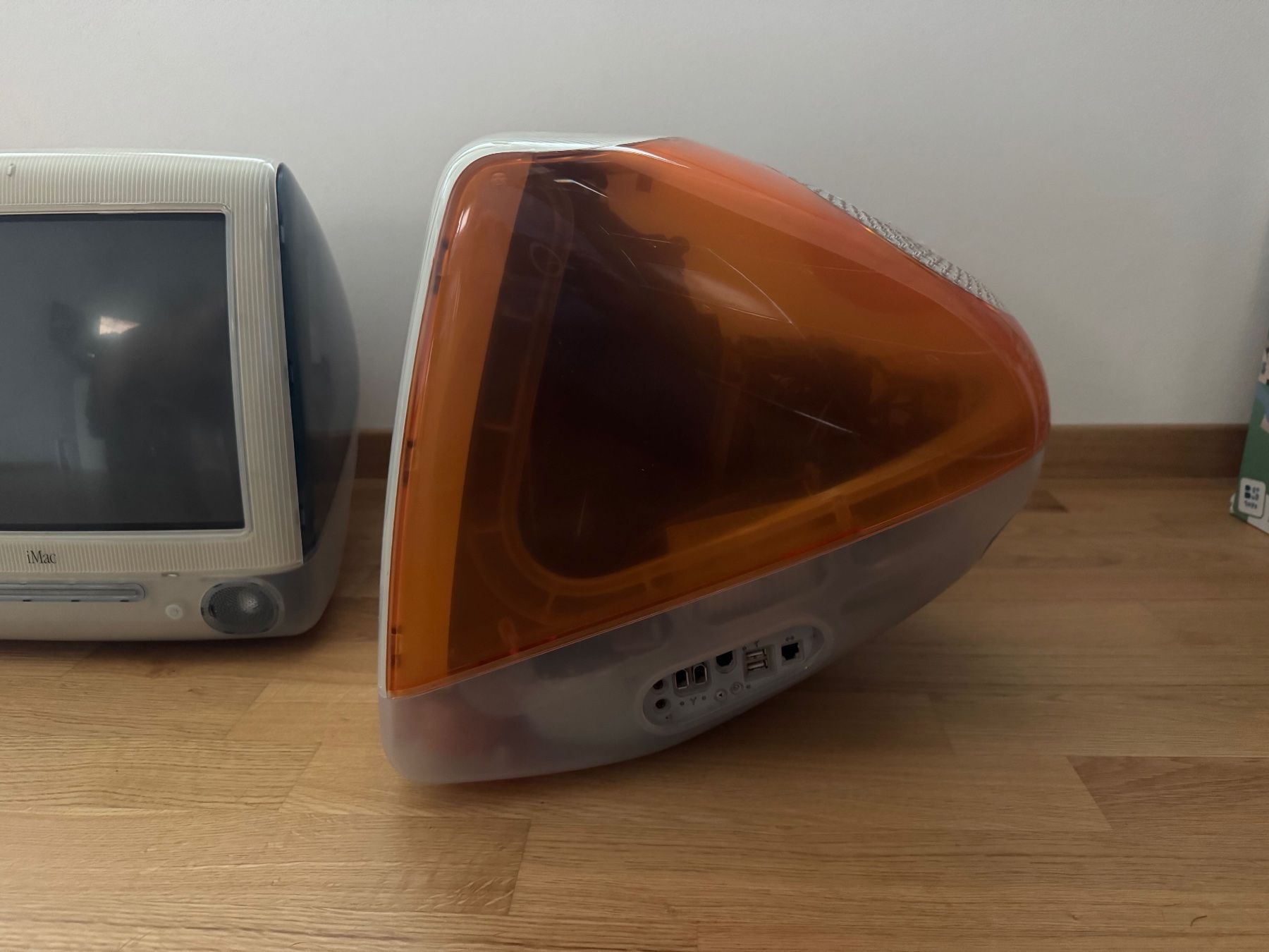 Apple PC: iMac G3 Tangerine DVD + US Keyboard & Mouse – Usato da Zürich venduto da hvendelbo