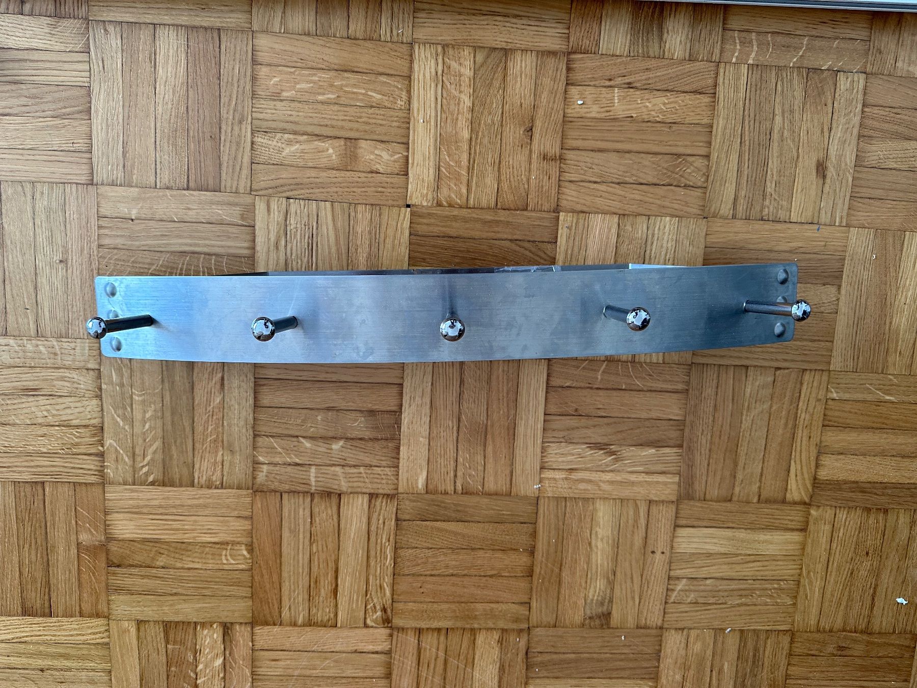 Sonstige Dekorationen & Accessoires: Kleiderständer Wandmontage , chrom – Gebraucht aus Lausanne von Sittingredbull