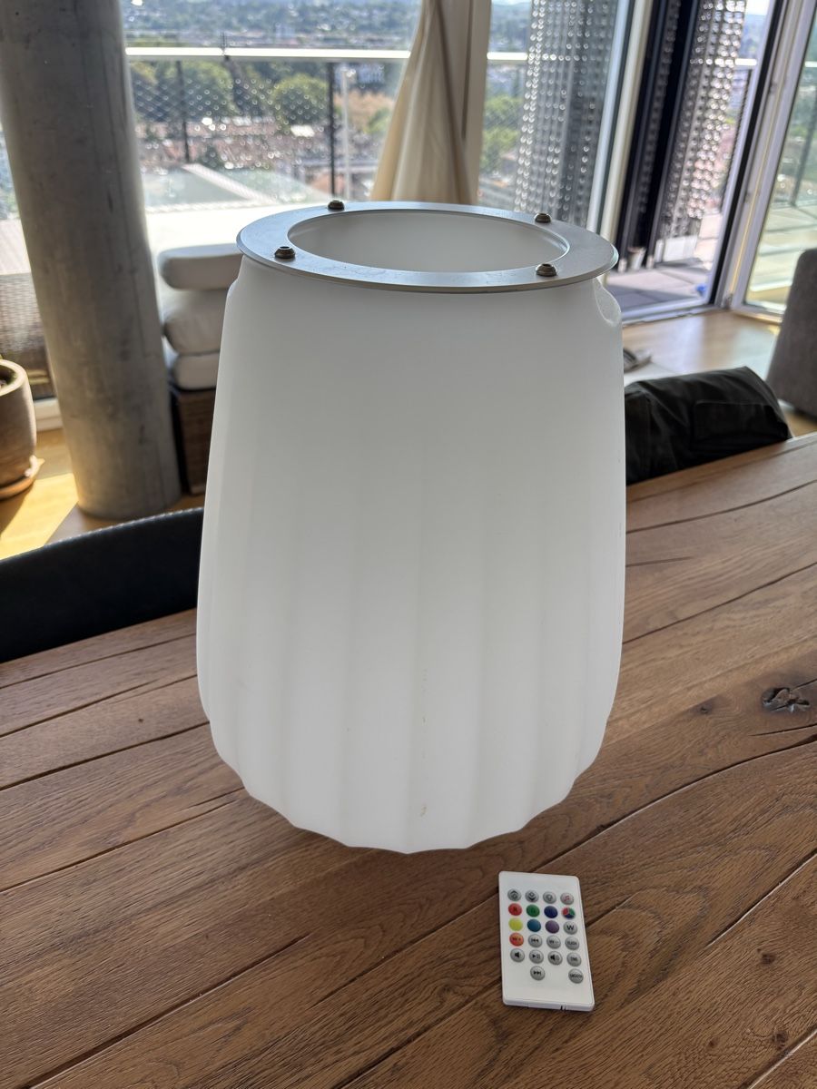 Lautsprecher: speaker ( portable ) + wine basket + lamp – Neu (gemäss Beschreibung) aus Basel von eri_zh8y