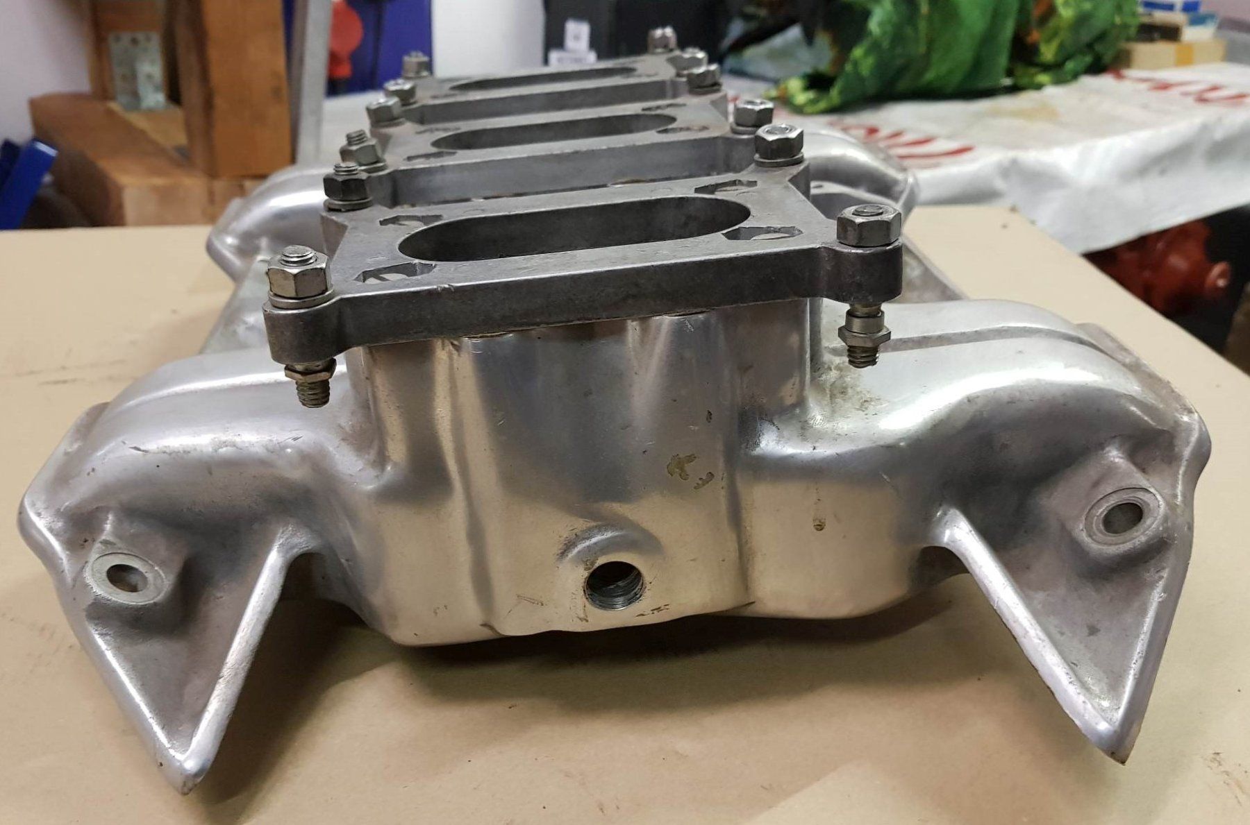 Tutti pezzi di ricambio auto: Mopar SIXPACK   Manifold / Ansaugspinne – Usato da Niedergösgen venduto da usc_8qc6 4