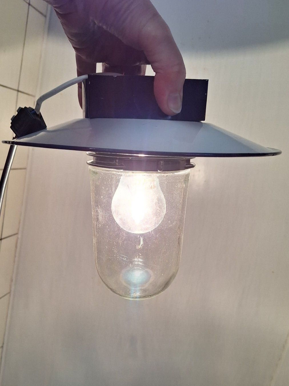 Kronleuchter & Deckenlampen: antike Deckenlampe, Email /Bakelit /Glas – Gebraucht aus Arlesheim von shopradl