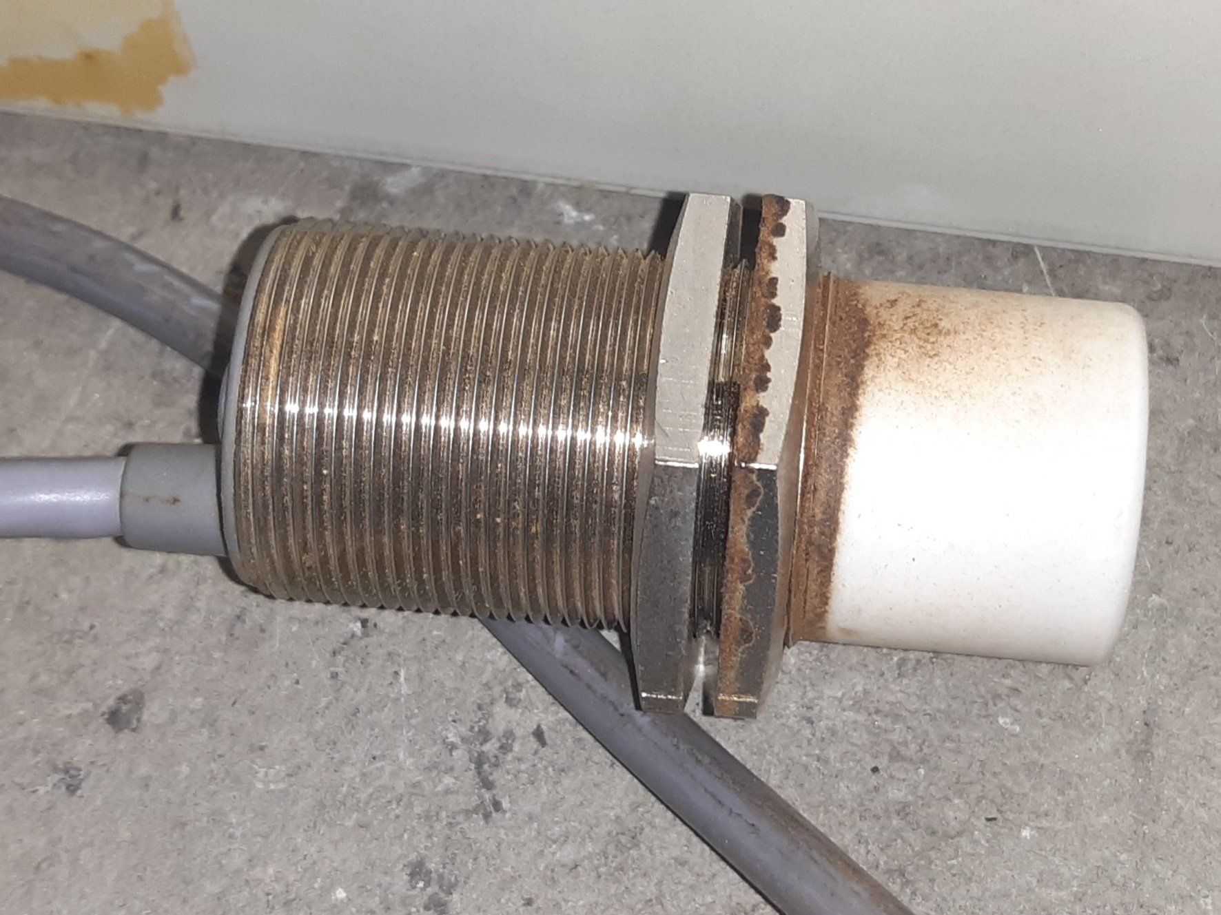 Componenti elettronici: Elektrokasten mit Steuerungskomponenten und Sensor – Usato da Lohn-Ammannsegg venduto da Molch7 1