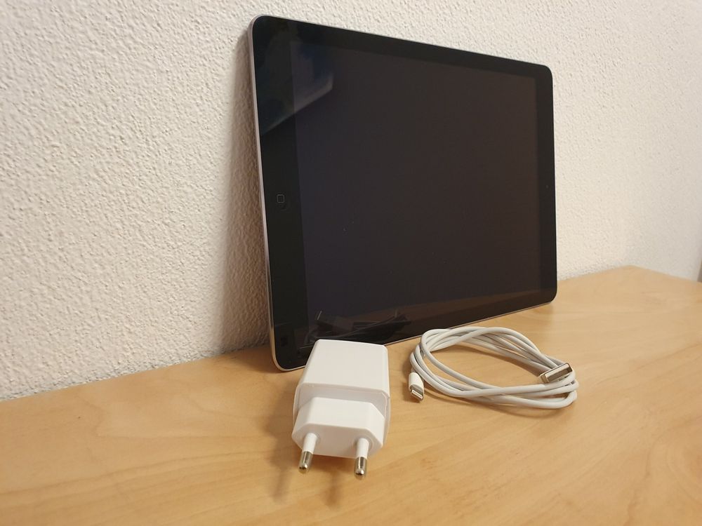 iPad Air WiFi (Gen. 1) 32 GB inkl. Ladekabel und Adapter Kaufen auf
