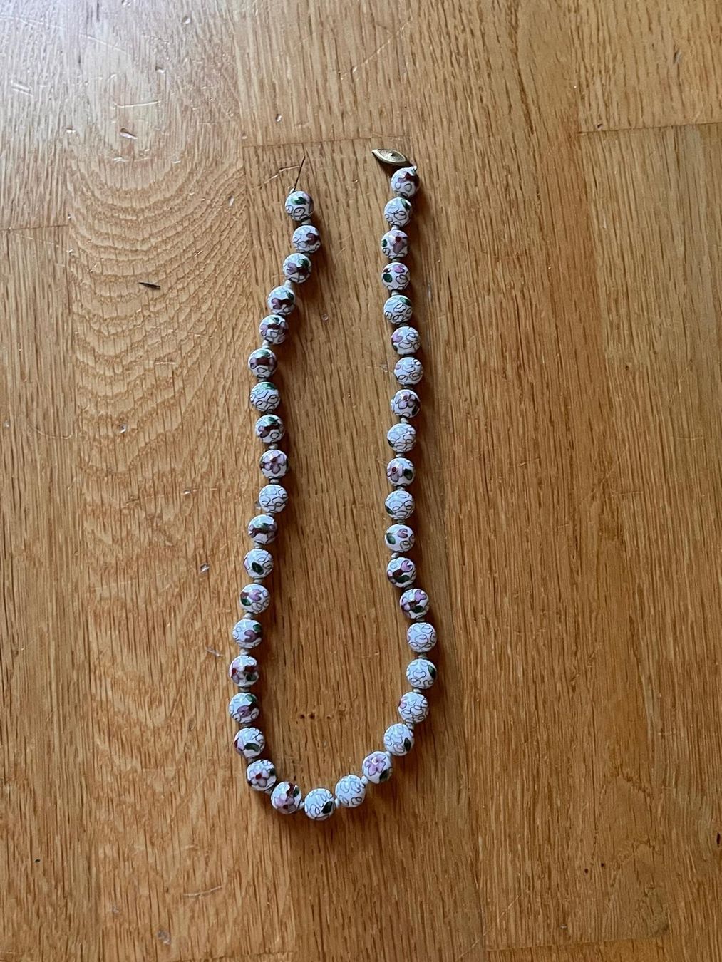 Ketten: Collier perles fleurs blanches & roses fermoir dor métal – Neu (gemäss Beschreibung) aus Bassins von mar_m22f