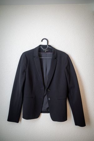 Schwarzer Anzug (Blazer und Rock, von 1.2.3, Größe 36)