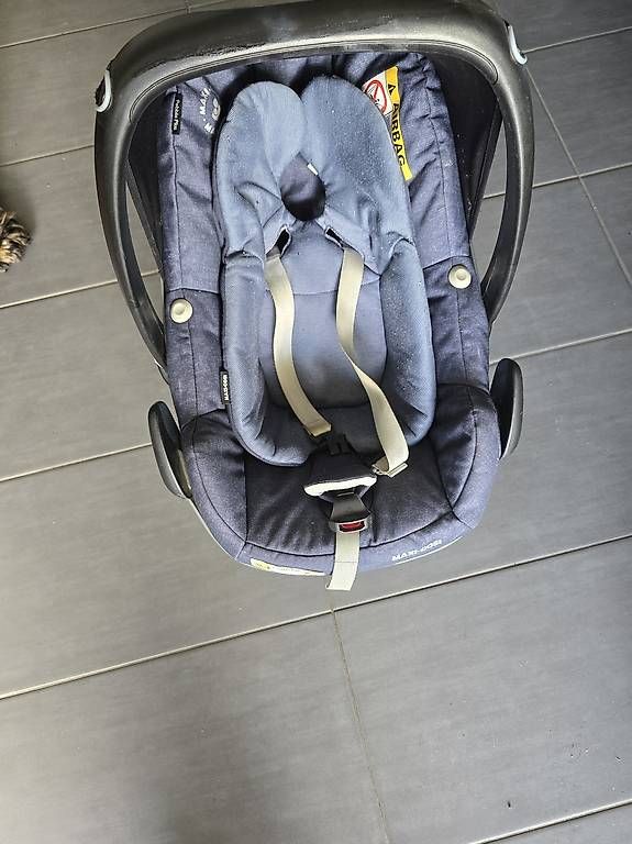Seggiolini per auto: Pack Maxi-Cosi Pebble + Base ISOFIX 
 – Usato da Sion venduto da Keno444 3