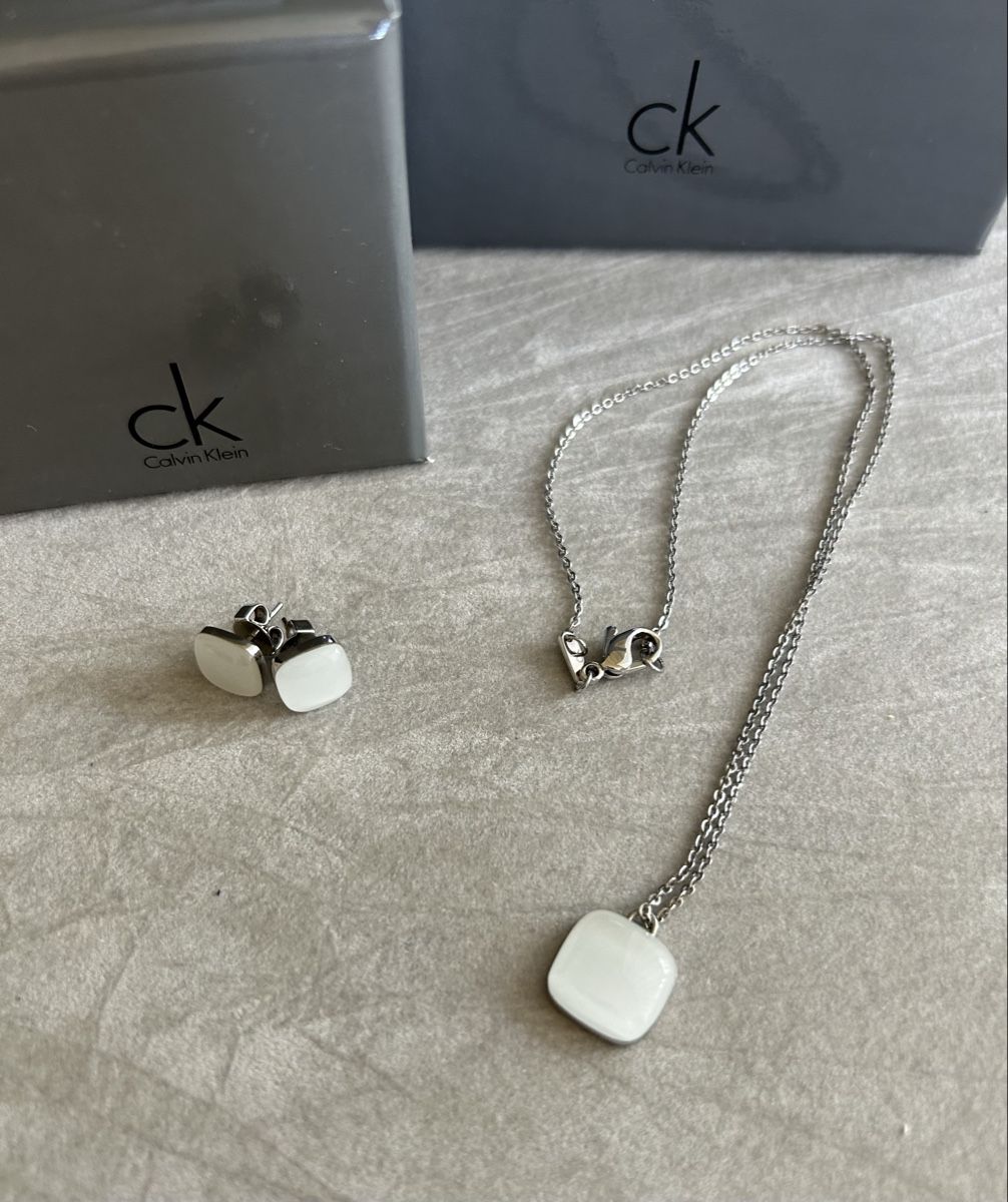 Calvin Klein Boucles d'oreille: Set von Calvin Klein – D'occasion à Riehen par BESSI17