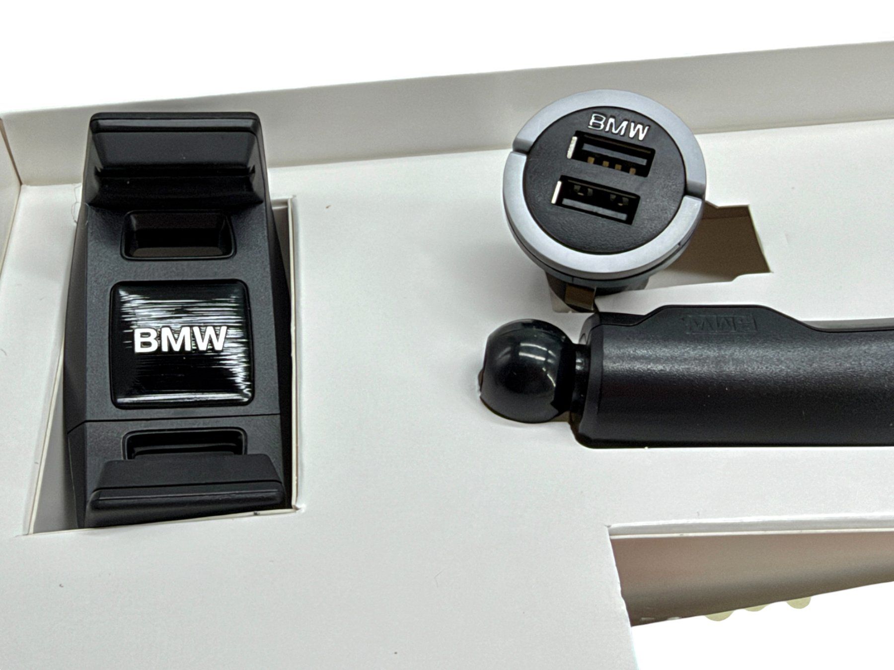 BMW Alle Autoersatzteile: Support pour smartphone BMW Click & Drive System Universal – Gebraucht aus Cossonay-Ville von TresorsEtCuriosites 4