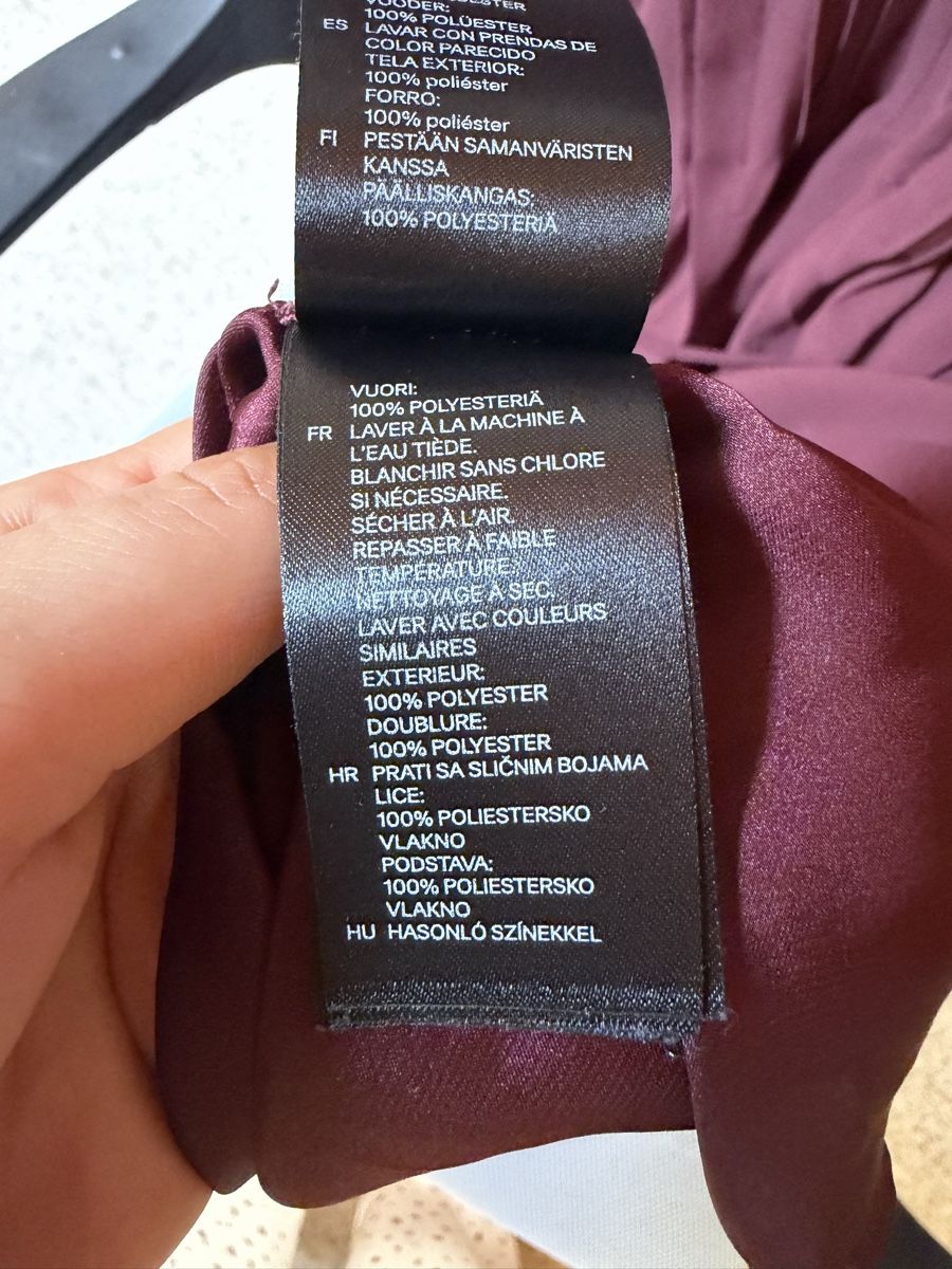 H&M Kleider: Robe d’été bordeau – Gebraucht aus Founex von Hyrienne 3