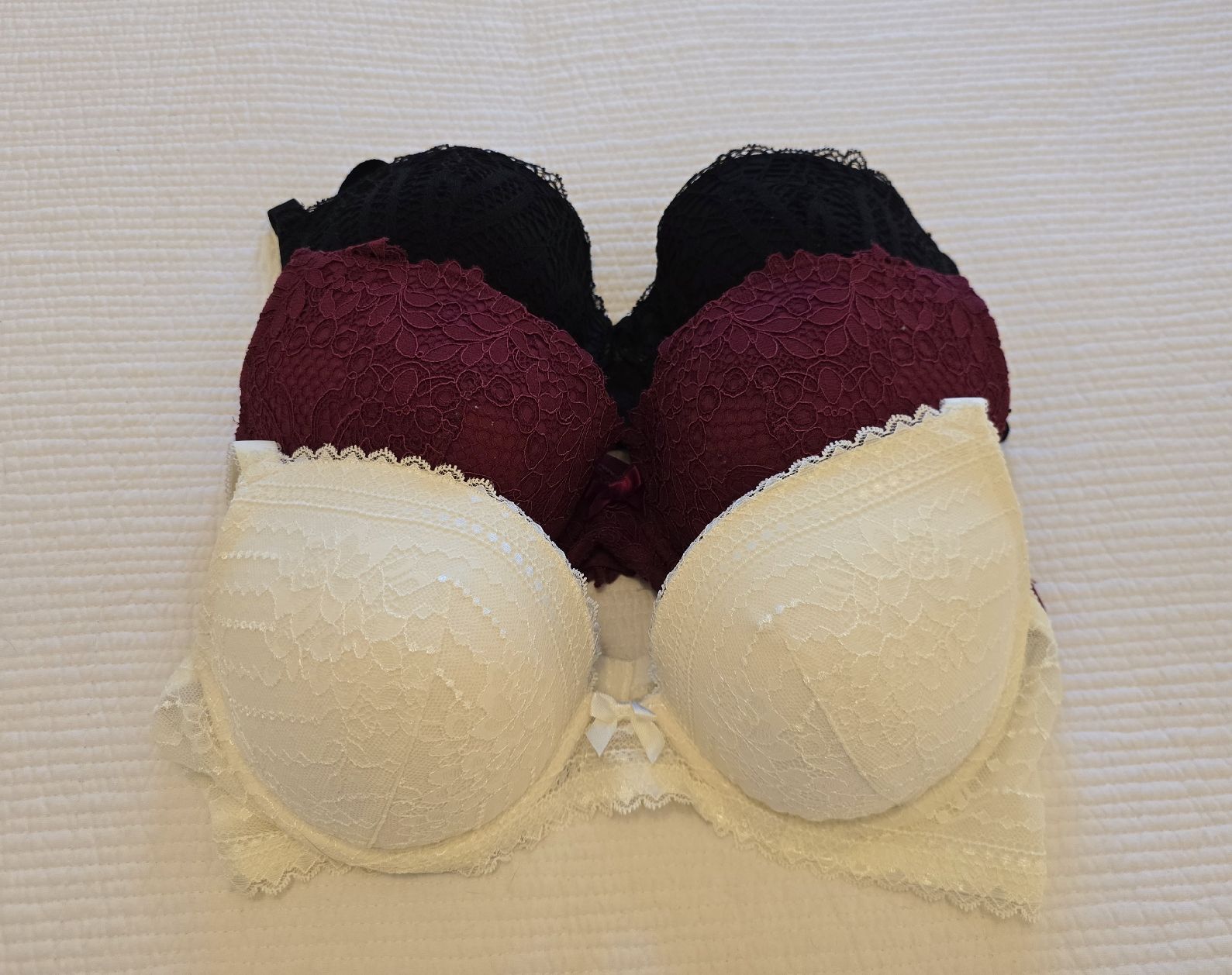 Etam Altra biancheria intima: Lot de 3 soutiens-gorge Etam, taille 95E – Nuovo (secondo la descrizione) da Genève venduto da cec_d6pg