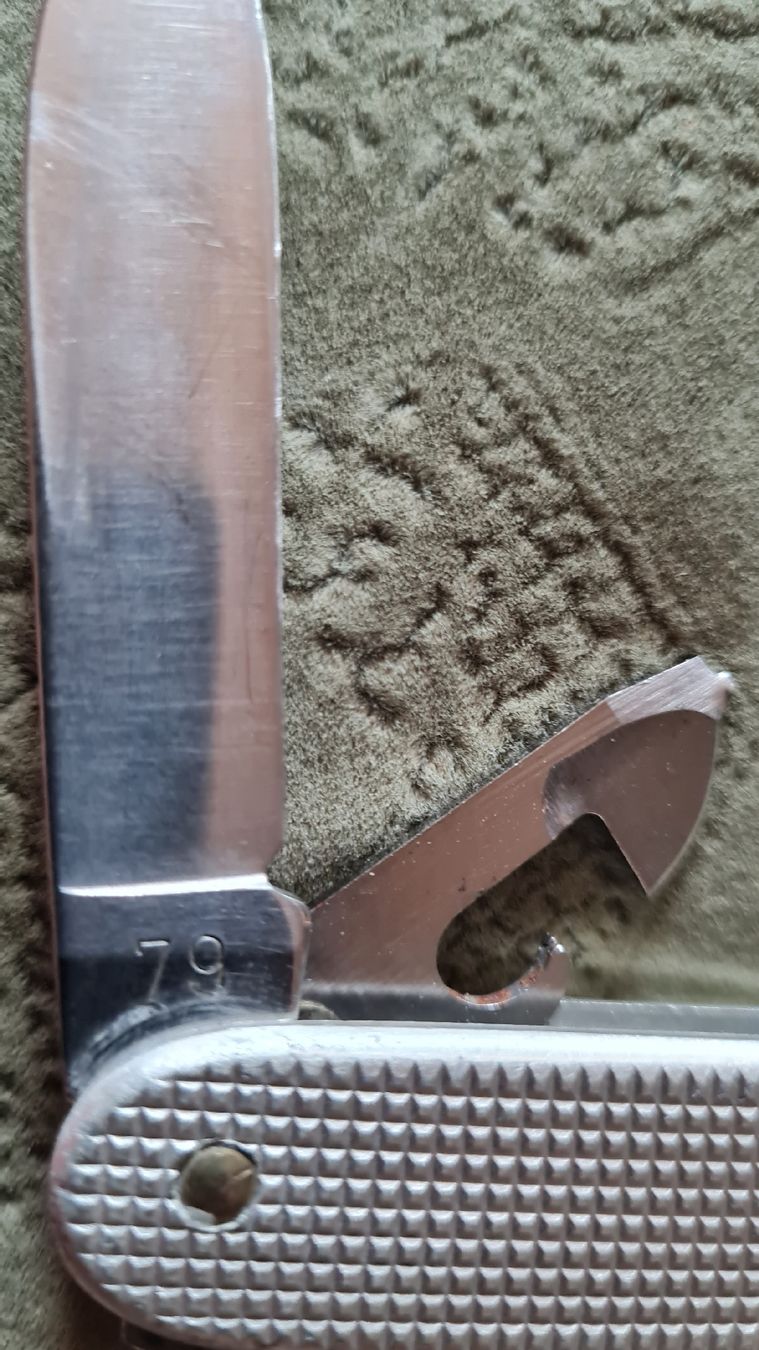 Victorinox Coltelli tascabile: Victorinox Offiziersmesser – Usato da Münsingen venduto da Cuci31 5