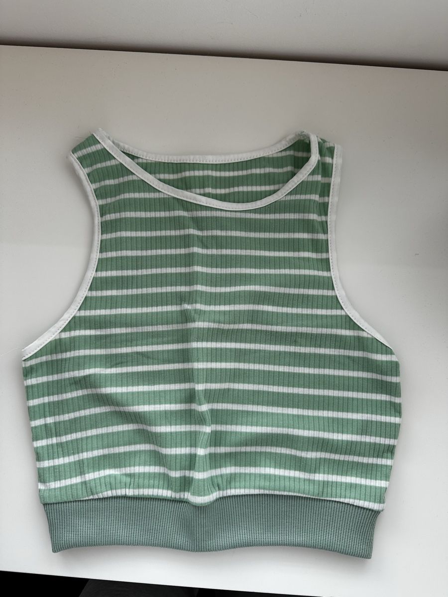 Shein Top: Sommer Crop Top gestreift – Nuovo (secondo la descrizione) da Romanshorn venduto da laa_279h