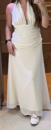 Elegantes cremeweisses Sommerkleid