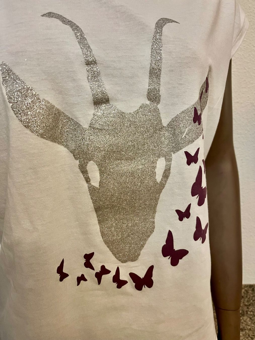 T-shirt: TrachtenmodeT.Shirt Glitzer-Steinbock&Schmetterlinge Gr40/42 – Nuovo (secondo la descrizione) da Adliswil venduto da eri.40 1