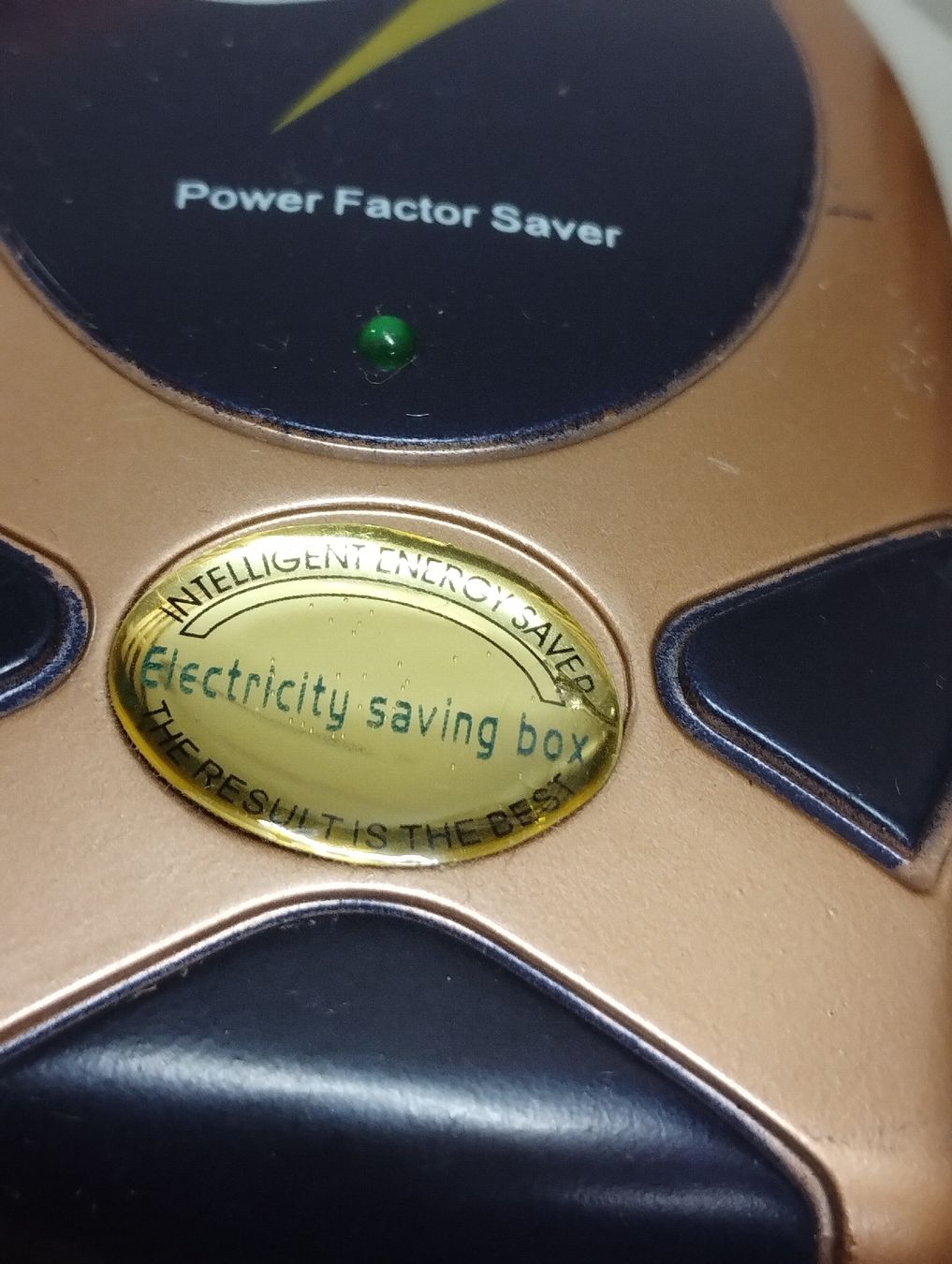Alimentazione elettrica: Gerät "Energy Saving Device, Save on Electricity Bills!" – Usato da Zürich venduto da danihell 2