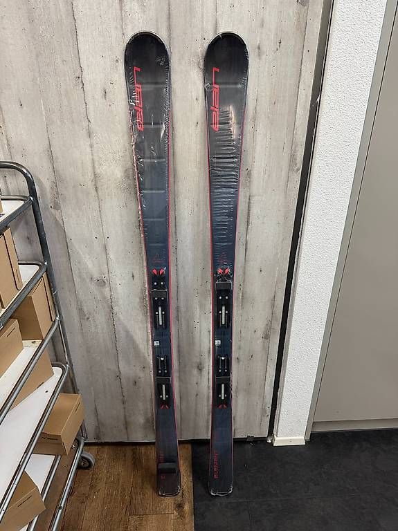 Skis: Elan Element 168 cm – Neuf avec emballage d'origine à Sursee par pilatus.sport