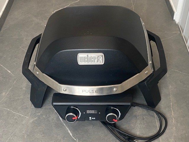 Weber Griglie: Elektrogrill Weber PULSE 2000 WCart BLK CH – Usato da Niederhasli venduto da Tigerproduct 1