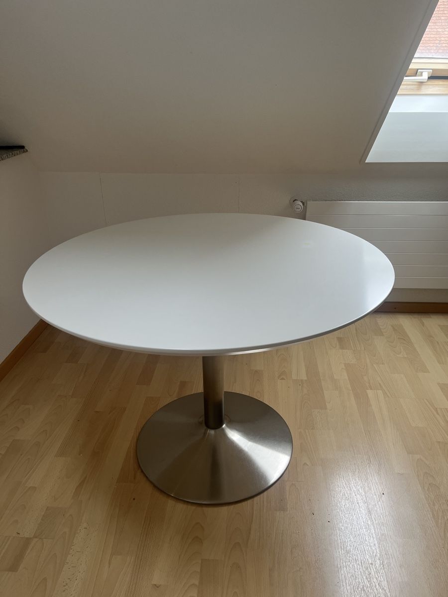 Tische: Runder Tisch / Küchentisch – Gebraucht aus Zürich von Pestopasta