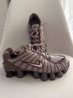 NIKE SHOX Gr.40.5 NEU