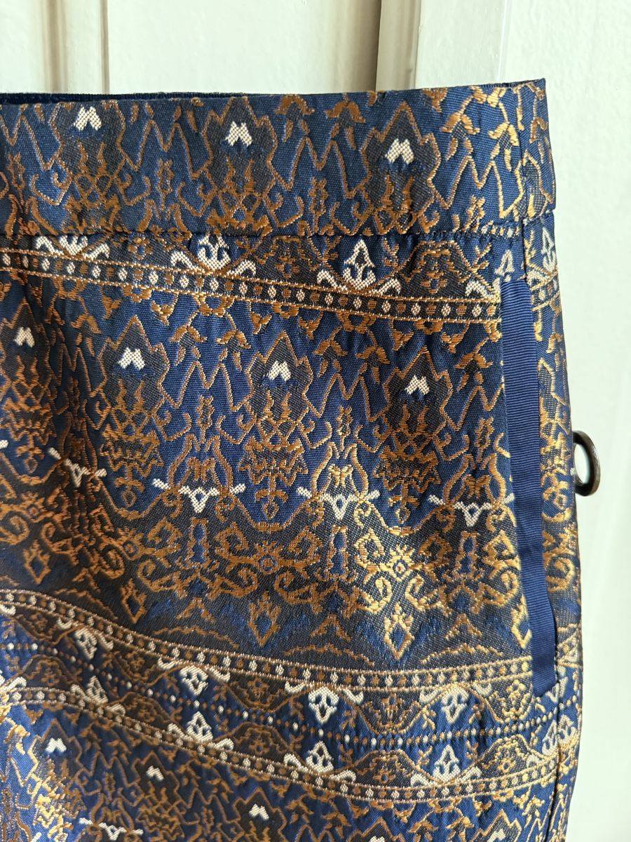 Massimo Dutti Gonne: Blue and gold patterned skirt - Massimo Dutti - Never worn – Nuovo (secondo la descrizione) da Genève venduto da jul_5xsn 2