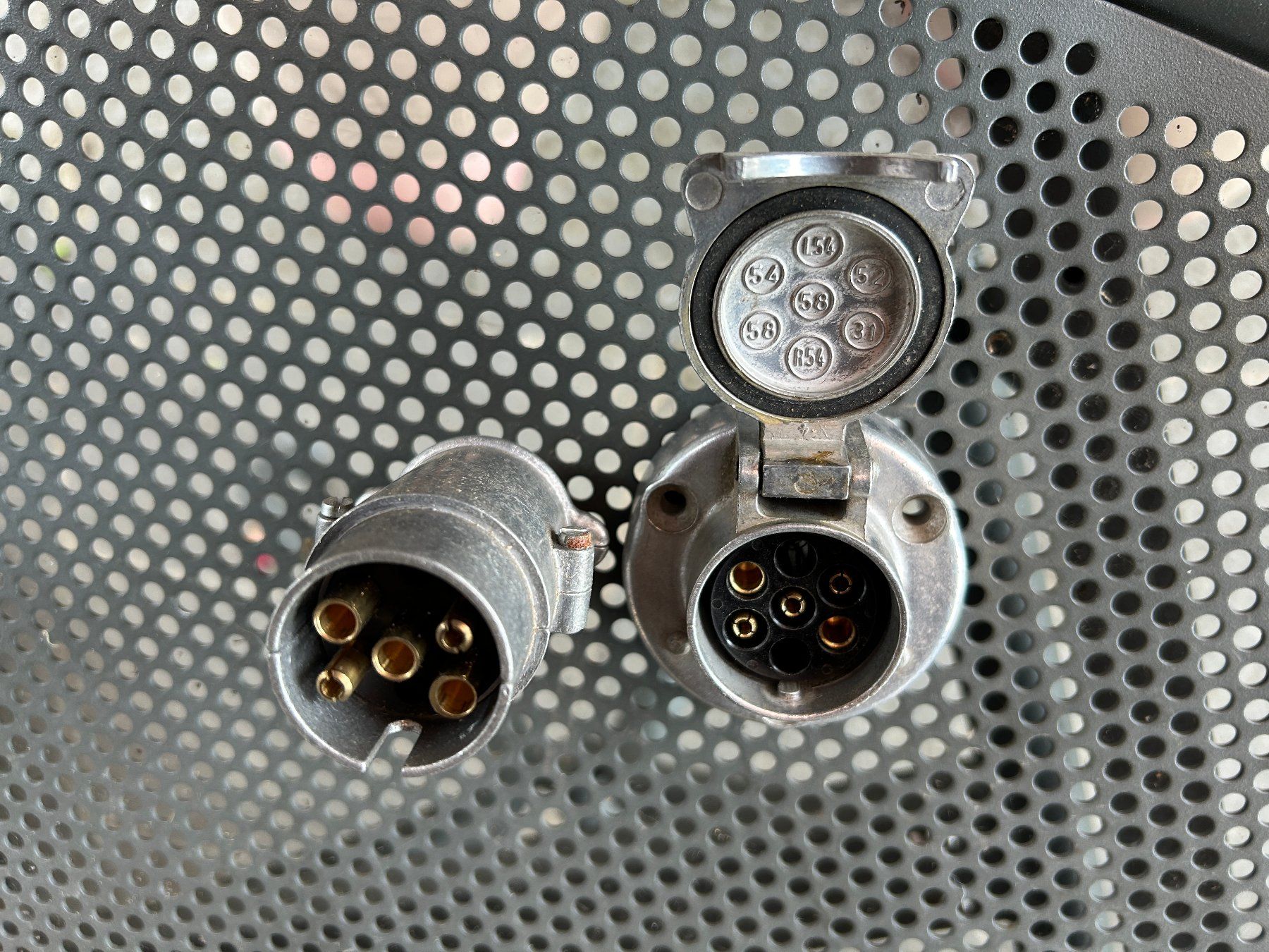 Stecker: Anhängerstecker ALT, 7-polig, ALU – Gebraucht aus hägendorf von hsh4614 2