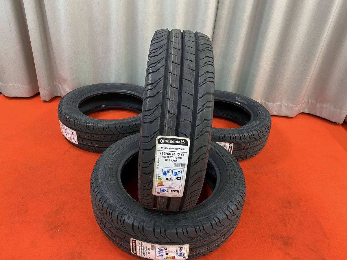 Pneus & Kompletträder: 4 Continental VanContact 215/60 R17 C – Gebraucht aus Hägglingen von Karin0802 7
