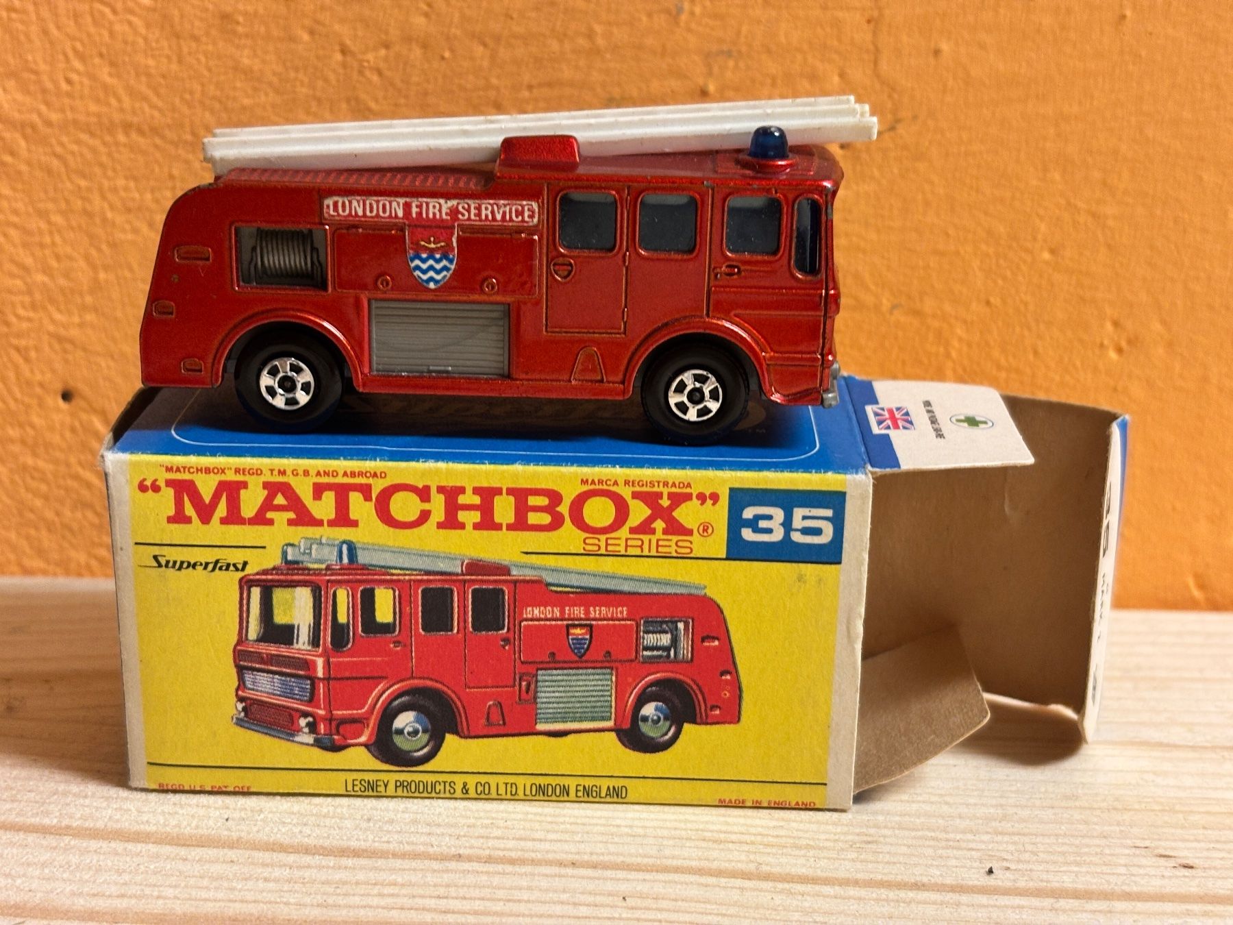 Matchbox Modellautos: Matchbox Superfast Nr. 35 Merrywheather Fire Engine in OVP – Gebraucht aus Thun von BlauerKlaus 1