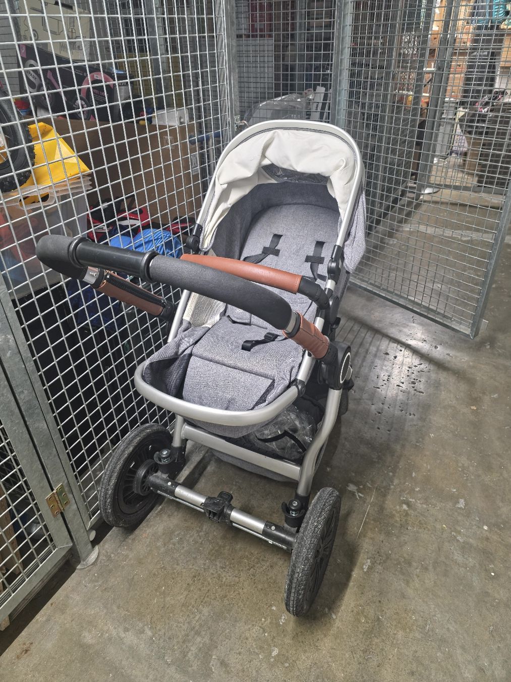 Carrozzine: Kinderkraft Kinderwagen 3in1 – Usato da Luzern venduto da ELpapu