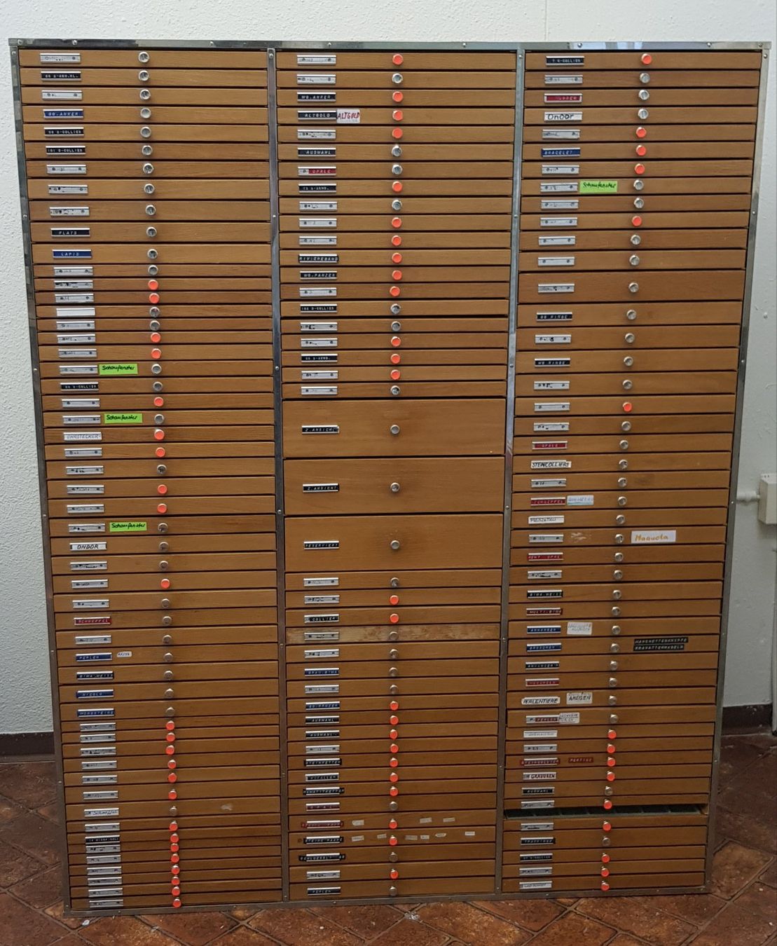 Sistemi di archiviazione: Schmuck Schublade Sortierstation – Usato da Thalwil venduto da Designer50