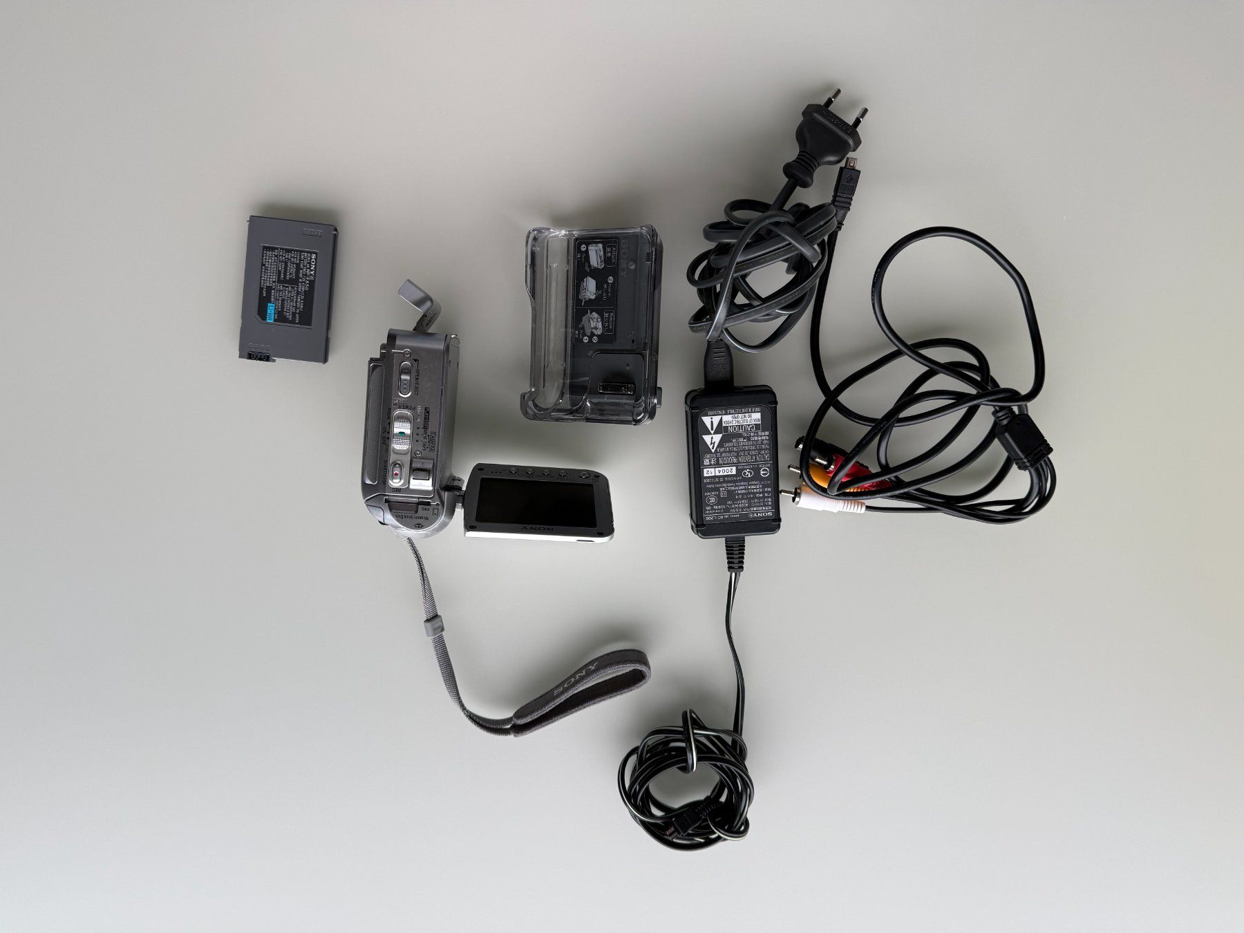 Sony Videocamere: SONY Handycam DCR-PC53E – Usato da Seelisberg venduto da ehfredf