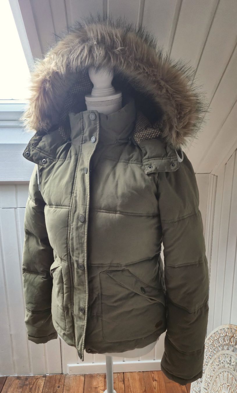 Roxy Giacche: ROXY  💚  JACKE  olive khaki  Grösse  M – Usato da Niederweningen venduto da Obson 1