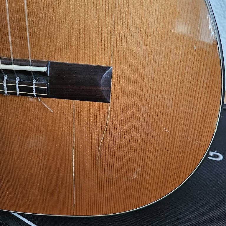 Instruments de musique: Klassische Gitarre inkl. Tasche – D'occasion à Solothurn par Mercante01 3