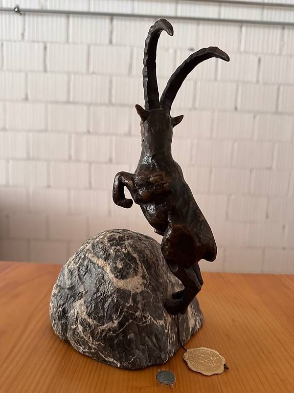 Statuette: Bronze Steinbock auf Steinsockel Bronce evt. Reussner – Nuovo (secondo la descrizione) da Ibach venduto da jansim 2