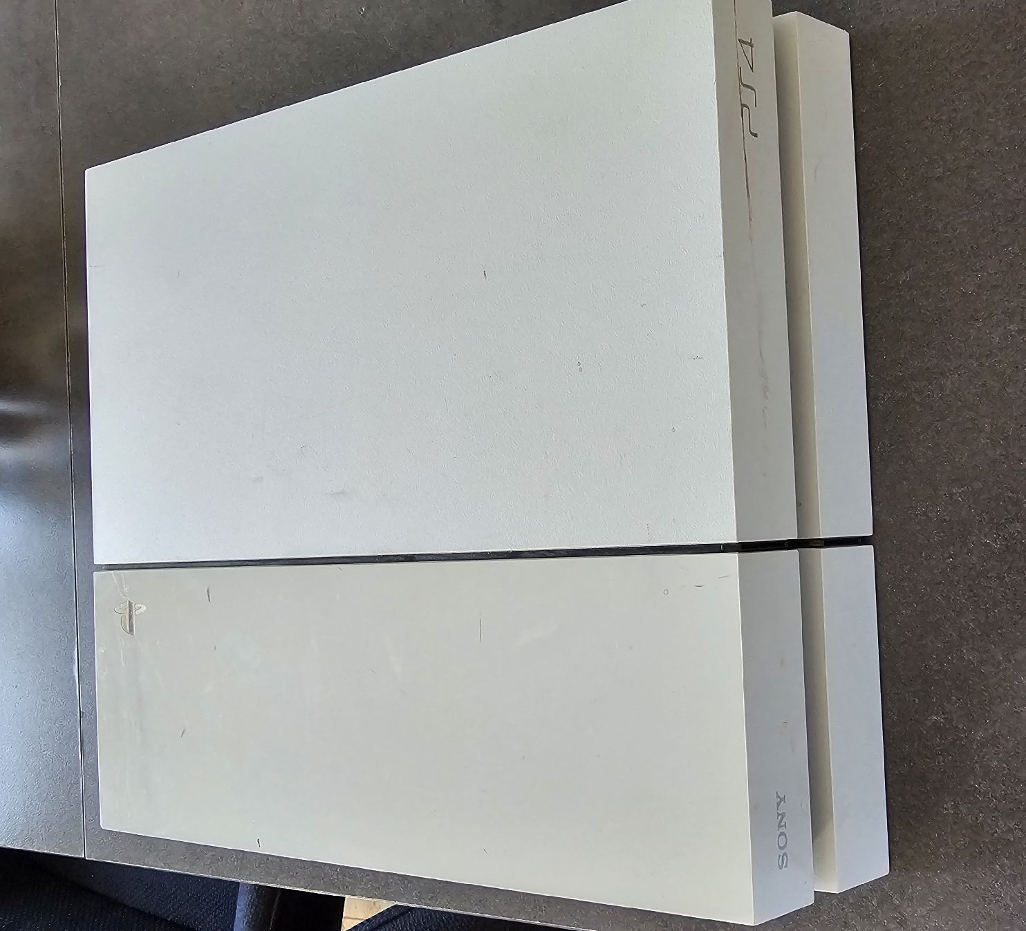 Sony Console: Sony PlayStation 4 PS4 Weiss  – 2 Controller  – Usato da Sisseln AG venduto da Laif 2