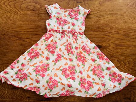 Gr 110 Festkleid🌺💓✅💯