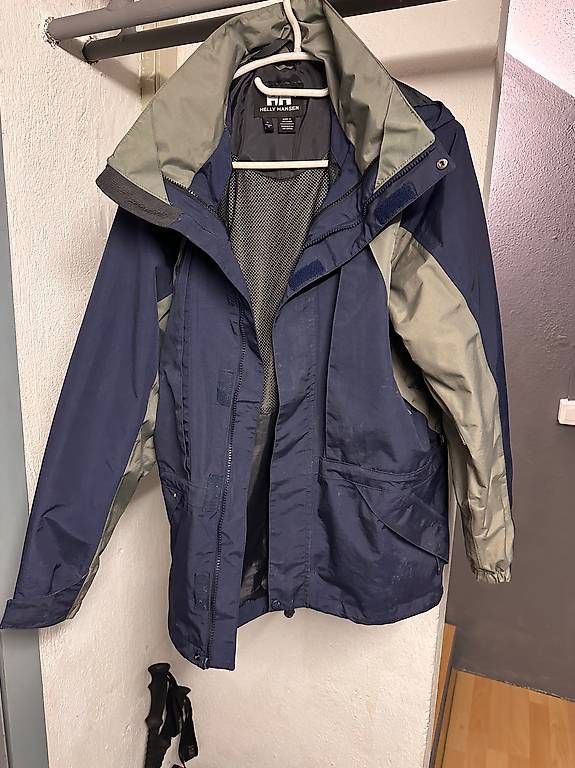 Giacche: Helly Hansen Outdoor Jacke – Usato da Aathal-Seegräben venduto da rom_cg7q