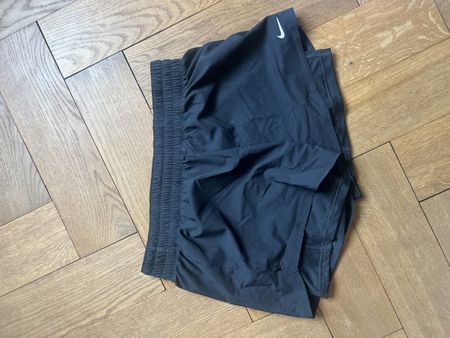 Nike Dri-FIT Damen Sport Shorts, Schwarz, Grösse L