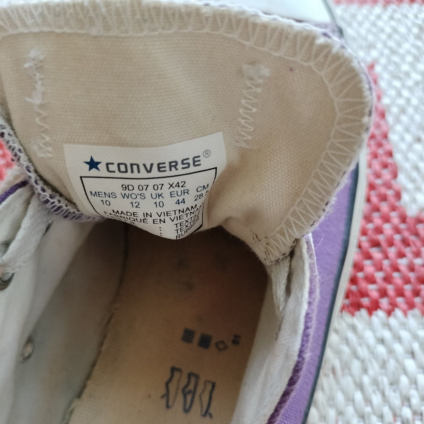 Converse Herrenschuhe: Converse All Star Purple - Gr. 44 – Gebraucht aus Bern von SportsMemos 2