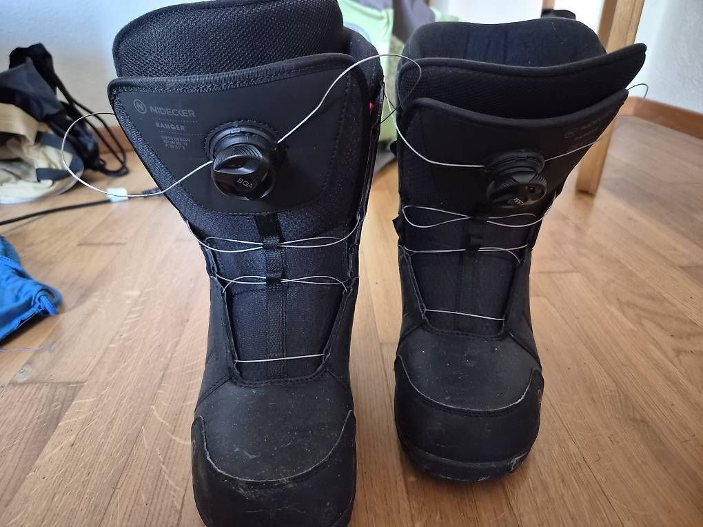 Boards: Snowboard plus Boots – D'occasion à Aigle par led_8nd2 1