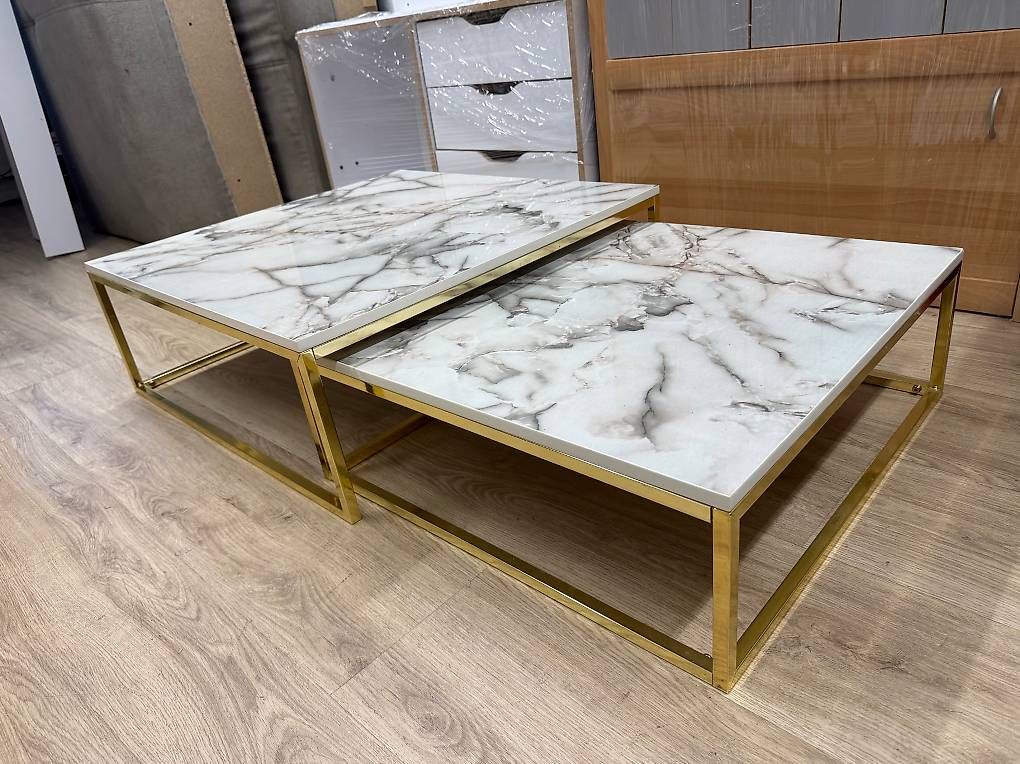 Set di tavolo e panche: Couchtisch-Set in Marmoroptik & Gold – Usato da Nürensdorf venduto da jes_y9pb