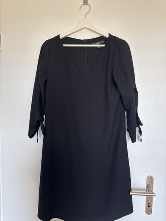 Esprit Kleid schwarz mit Schlitzärmeln Grösse 32 neu