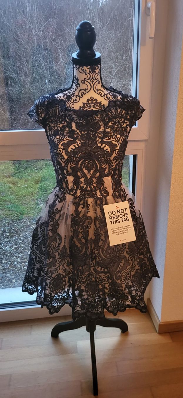 Kleider: Robe de soirée dentelle blue élégante chic neuve XS – Neu und originalverpackt aus la tour de peilz von alegre02