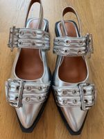 Silberne Slingpumps