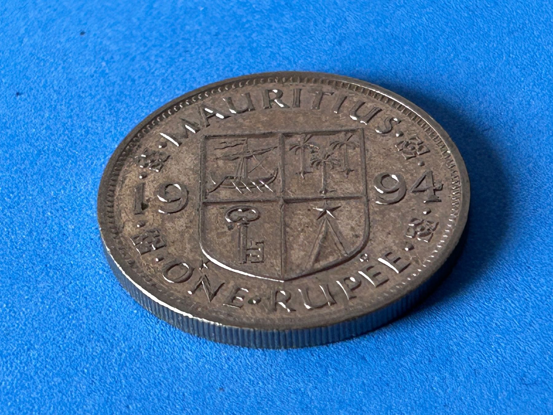 Alle Münzen: Mauritius - 1 Rupee 1994 – Gebraucht aus Corcelles NE von AJKader 8