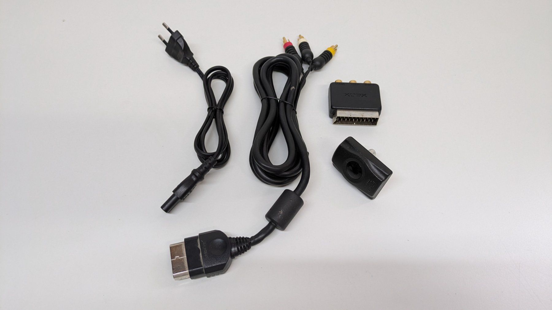 Microsoft Consoles: Xbox Classic mit Controller und 5 Games – D'occasion à Menziken par mame18 5