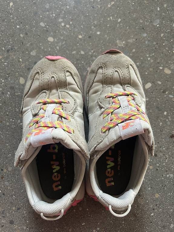 New Balance Scarpe per ragazzi: New Balance Kinderschuhe Gr. 26 – Usato da Birmenstorf AG venduto da Stefan5413 1