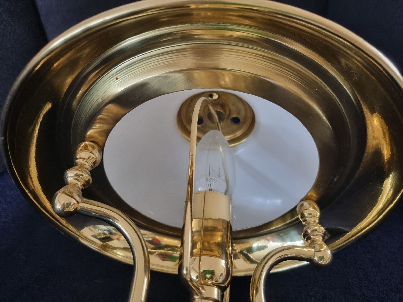 Lampes: Tischlampe, 34 cm Durchmesser – D'occasion à Laupen BE par Bombers 2